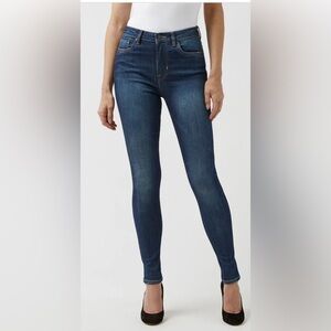 Like new high rise skinny by Buffalo